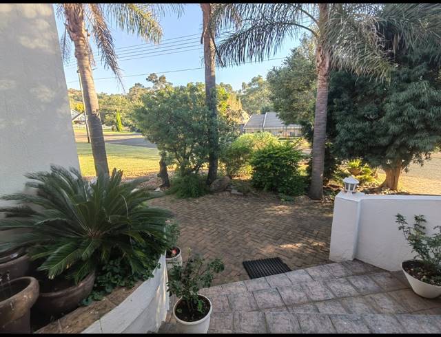 4 BEDROOM HOUSE FOR SALE IN OVERKRUIN